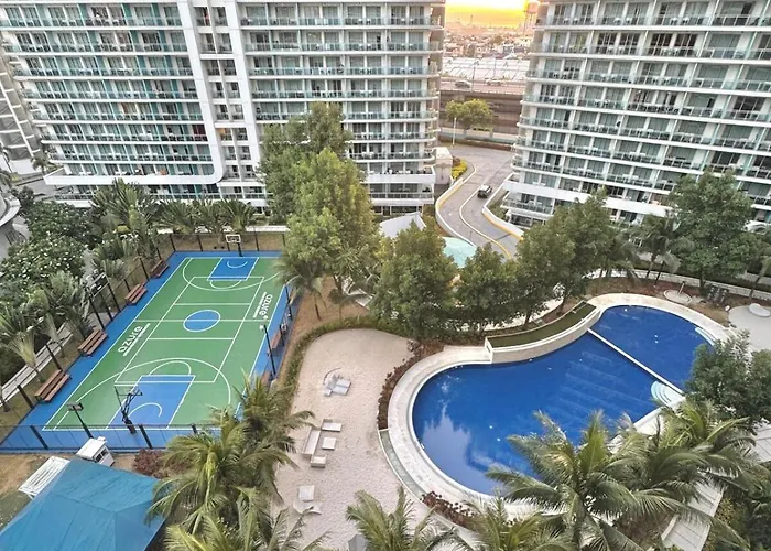 1br With Pool View Near Naia Long Ready Manila